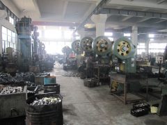 Varma forĝita maŝino